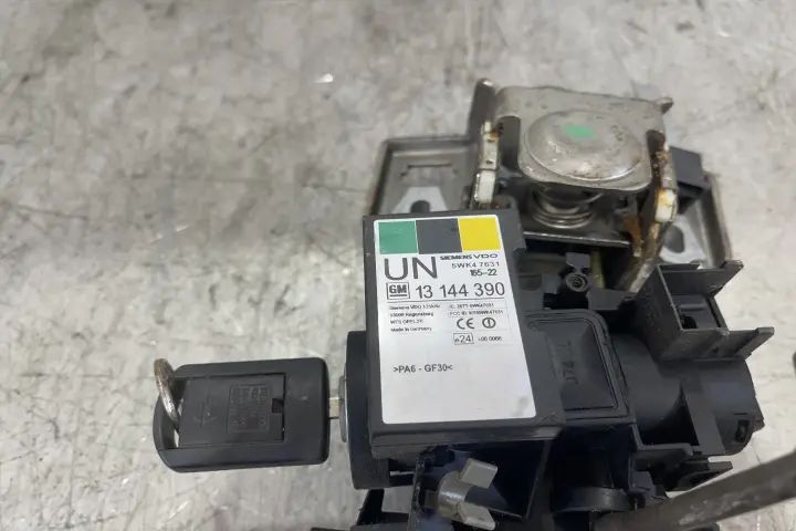 Contact cu cheie Opel Corsa 2001 1.0 MT (58 hp)