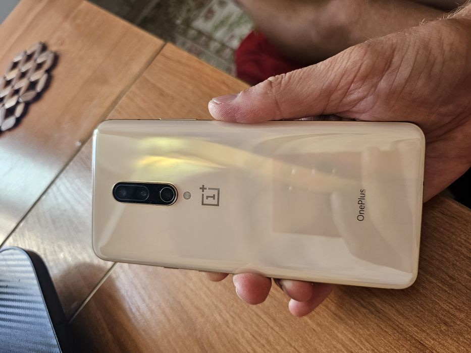Продам смартфон флагман one+7 pro