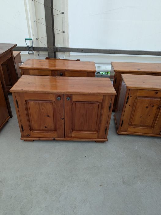 mobilier rustic din lemn de brad