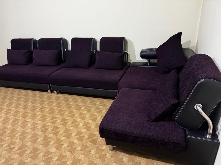 Диван угловой кожаный