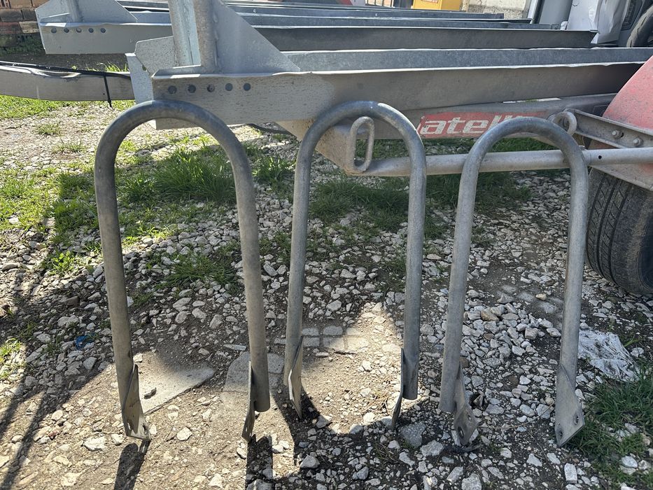 Стойки за мото ремарке