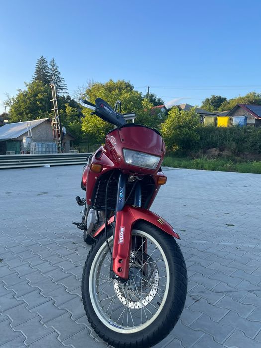Vând Aprilia pegaso 650, motor rotax 650cmc  necesita umblat la carburatoare