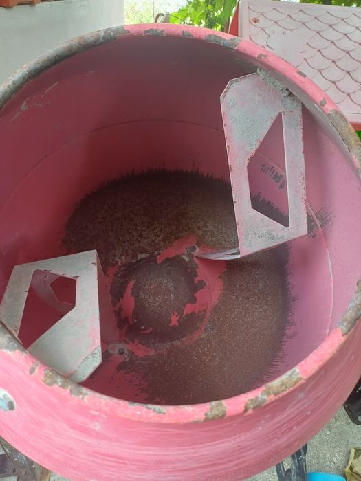 Vind  betoniera ,140 l