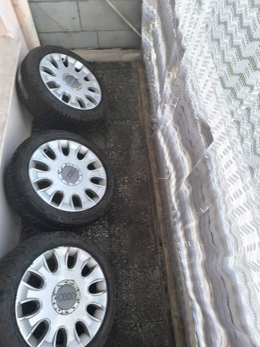 Алуминиеви джанти 17 за audi. Гумите не са благоприятни за ползване и няма да са част от сделката. Тел. 0877044228
