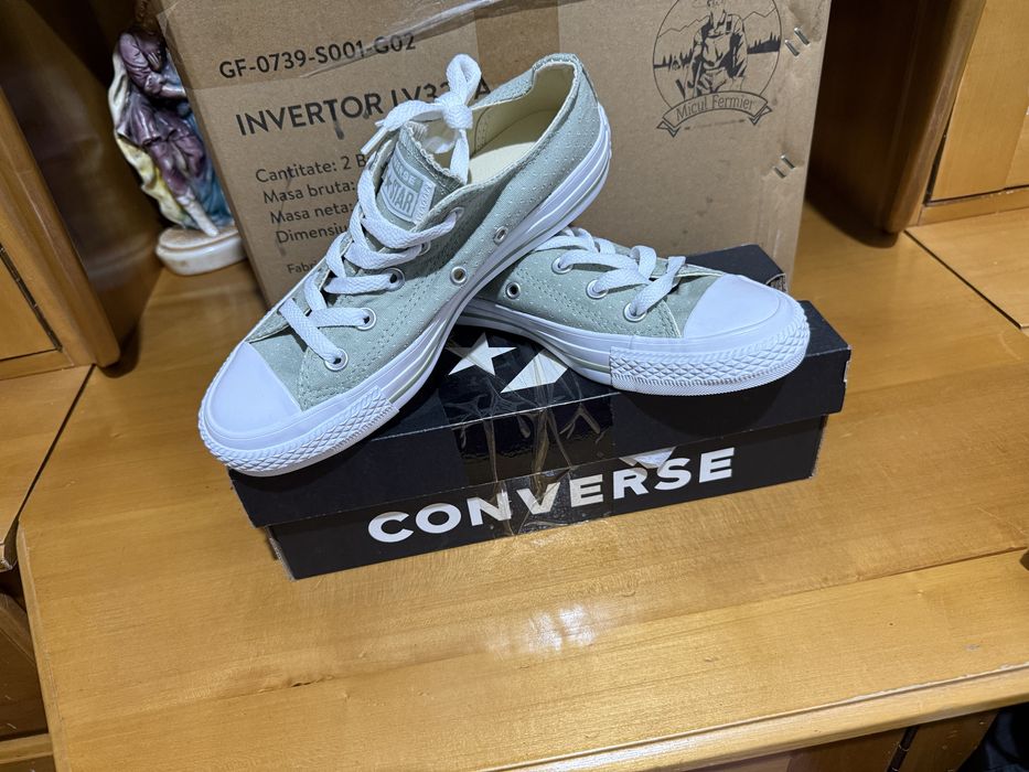 Tenesi Converse originali noi marimea 36