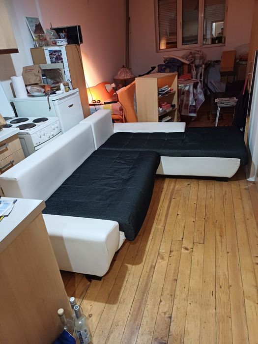 Разтегателен диван