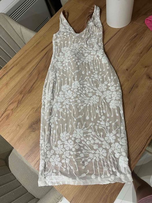 Дантелена рокля S