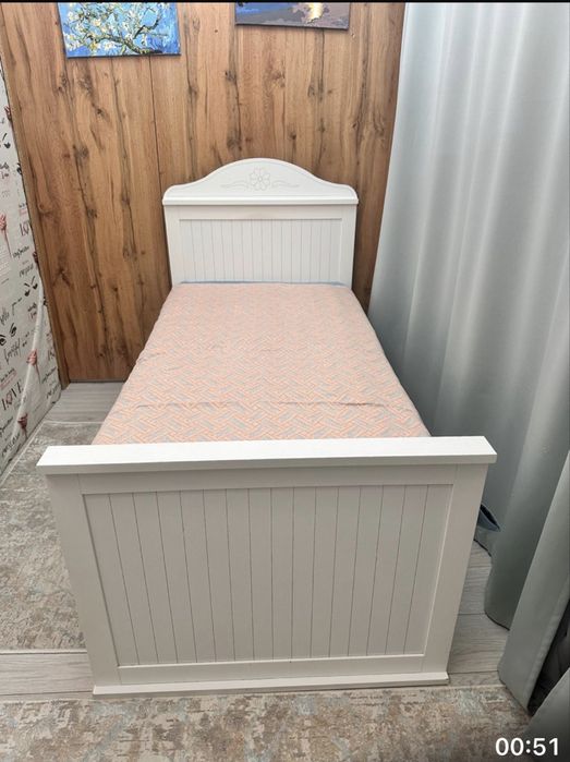 Продам кровать для девочки