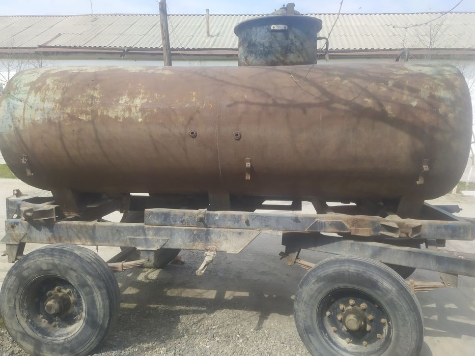 Suv bochka sotiladi 5 tonnalik