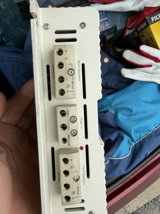 Бас каса с усилвател