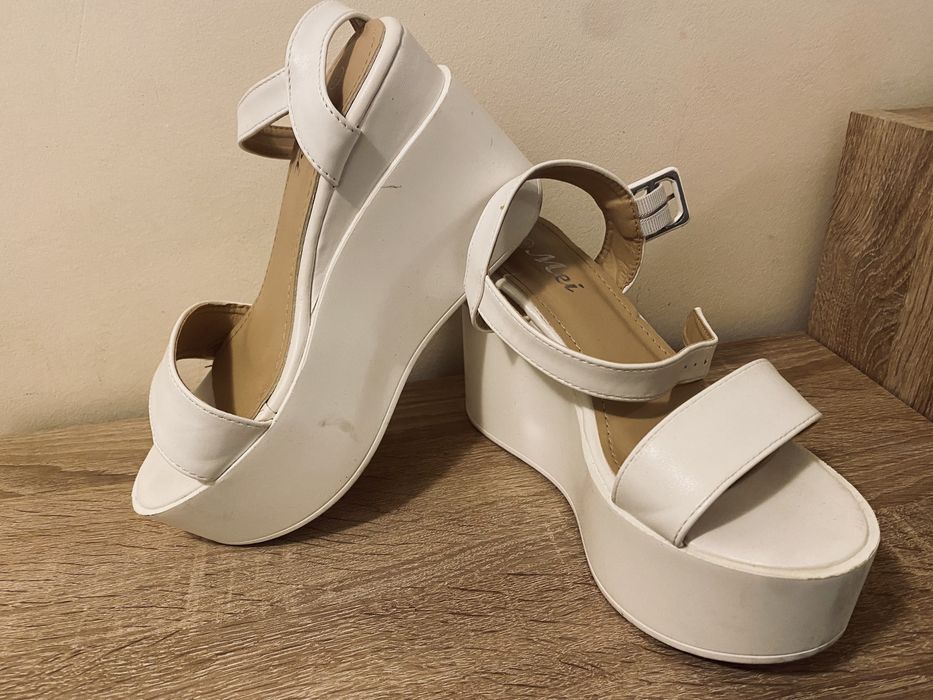 Sandale marimea 36