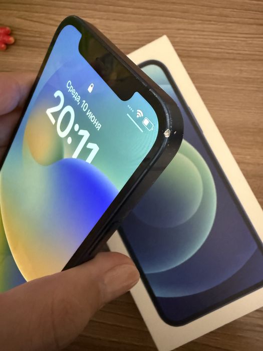 Продам Айфон 12, 64gb