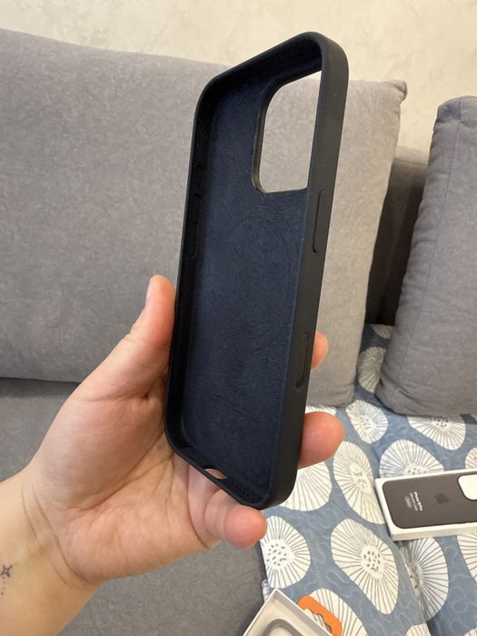 Продам оригинал чехлы на iphone 16 PRO