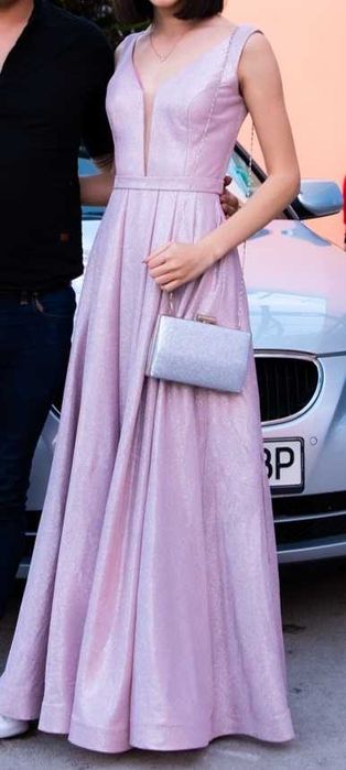 Бална рокля с блясък ефект !