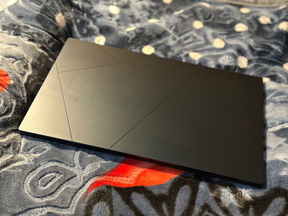 Продается ноутбук Asus Zenbook 15.