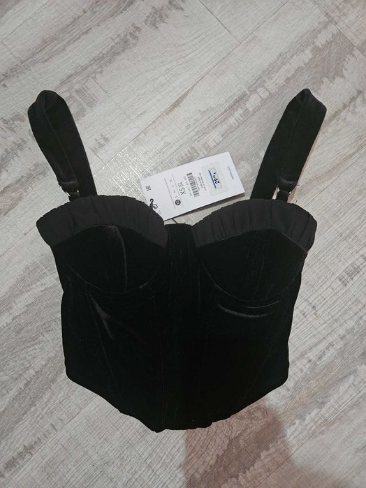 Top  negru bershka