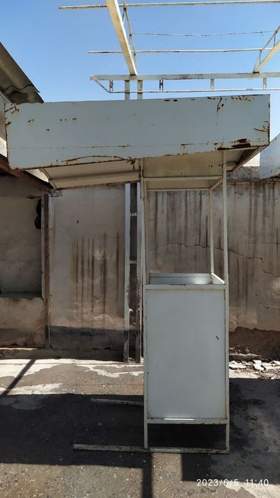 Temirdan yasalgan budka sotiladi