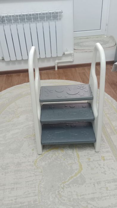 Лестница для детей под раковины