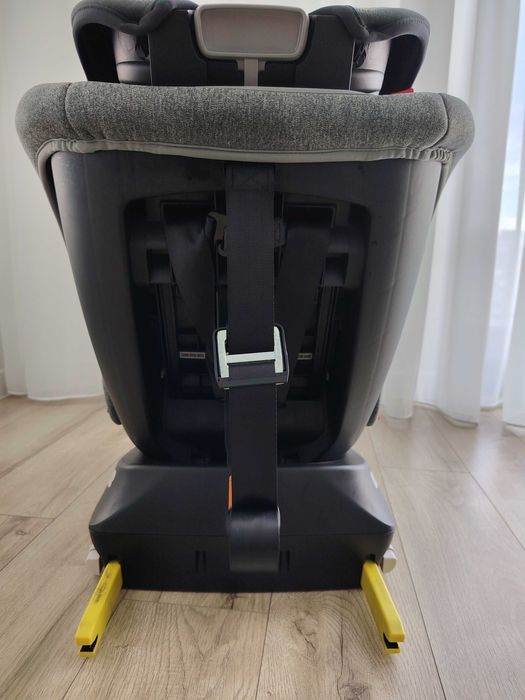 Vând scaun rotativ COCCOLLE cu isofix