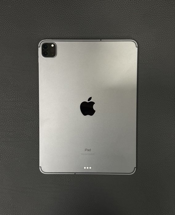 Продавам iPad PRO 11inch 2nd GEN
