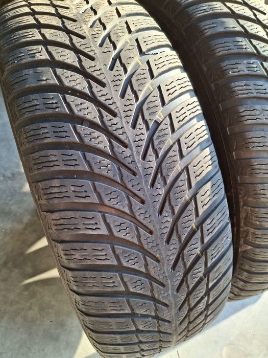 2 Anvelopele de iarnă 215 65 r17 Nokian