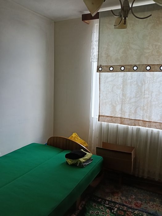 Vând apartament 3 camere, zonă liniștită, zona Liceului Ștefan cel Mare