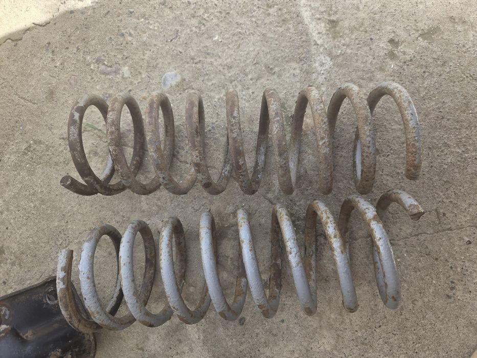 Пружина и амартризатор