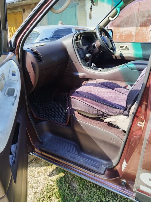 Ниссан Ларго 1996год