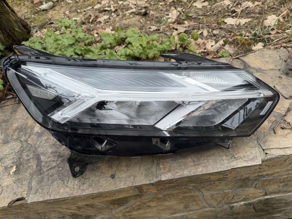 Dacia sandero фар