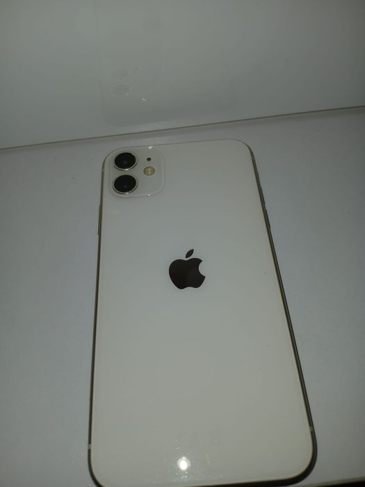 Vând iphone 11 perfect functionabil