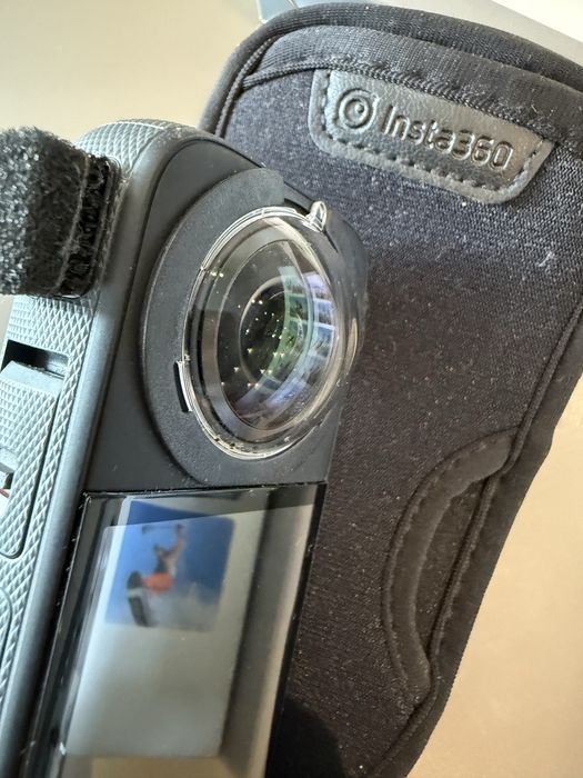 Insta360 x3 action камера + аксесоари - като нова
