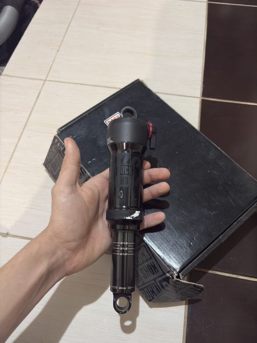 shock rockshox deluxe select +