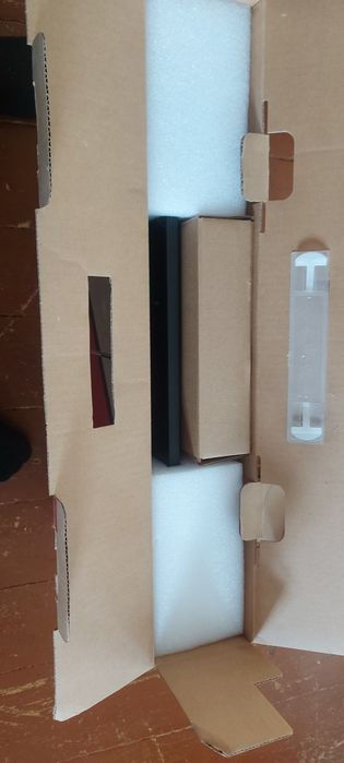 продам экран новый