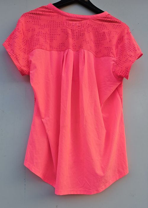 Under Armour оригинална дамска тениска Л размер