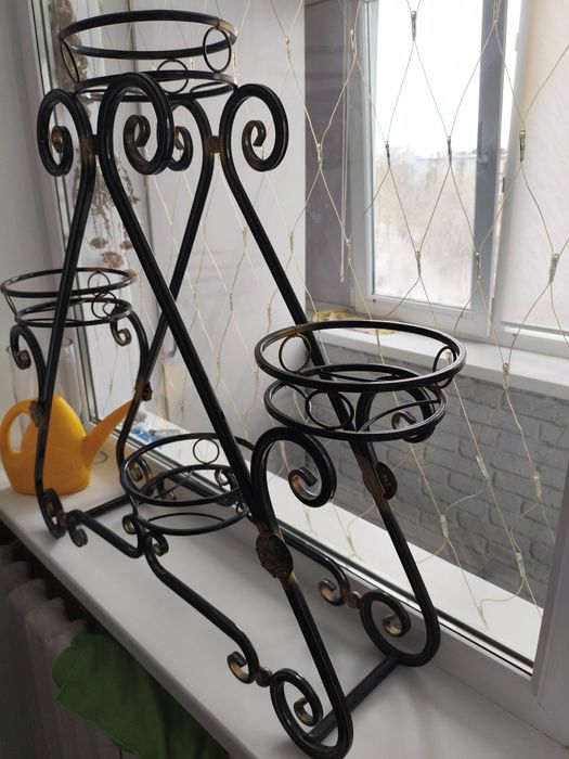 Стойка для цветов