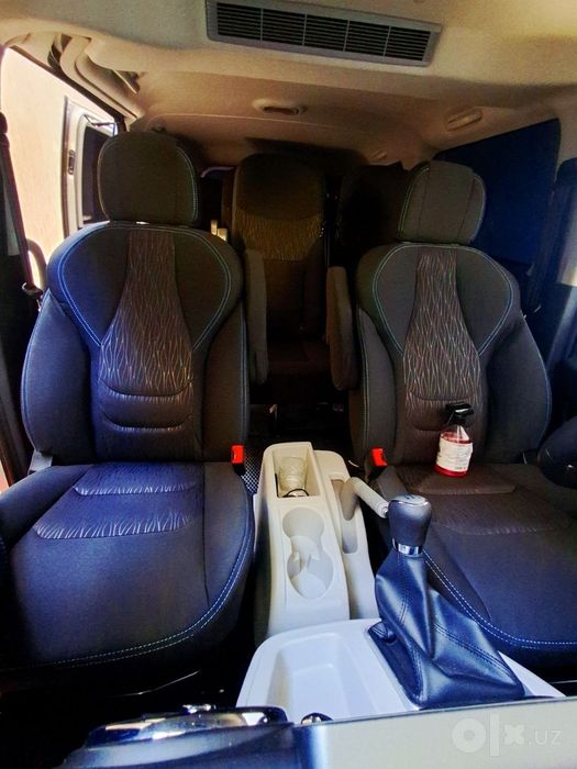Водитель с минивэном JAC M3 — поездки по Узбекистану