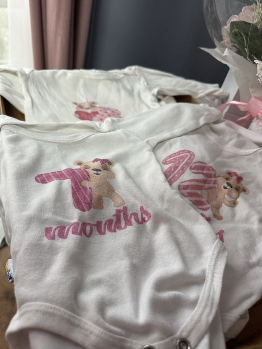 Бебешки бодита с месечинки