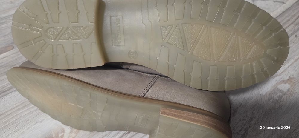 Ghete dama, noi din piele- Tamaris