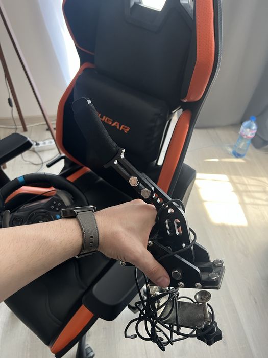 Logitech g29 + ръчна спирачка и стойка