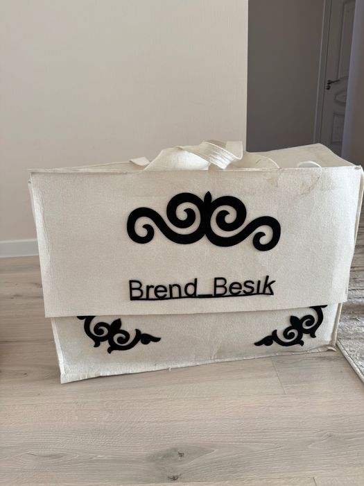 Бесик, бесік, колыбель