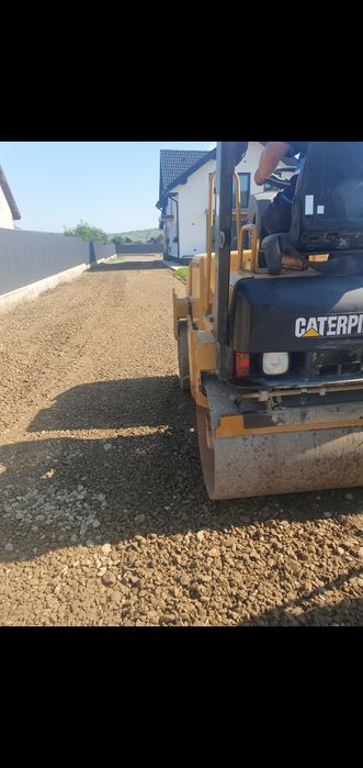 Vând sau închiriez cilindru compactor Hamm,Cat,excavator!