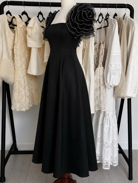 Rochie Neagra Chic