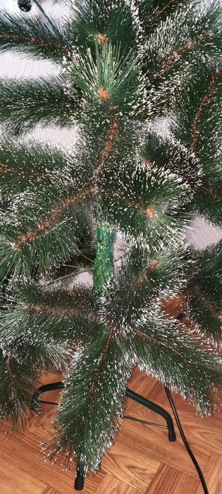 Елка искусственная