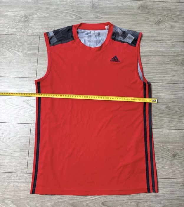 Haine Adidas in stare buna