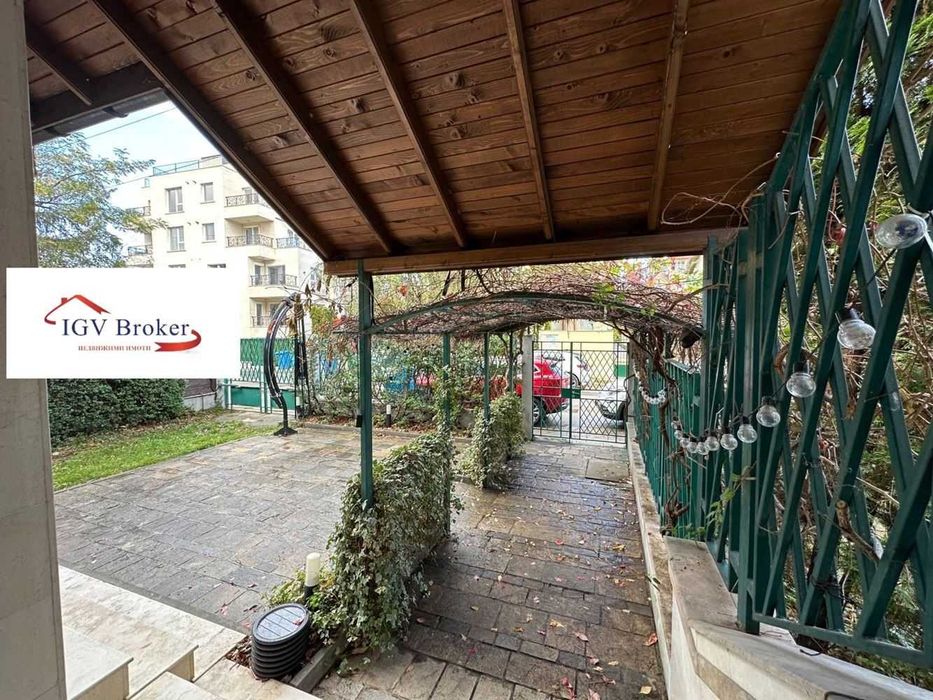 Двустаен апартамент в кв Павлово