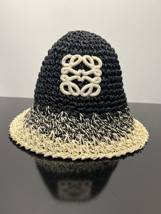 Дамска шапка Chanel , Lowe