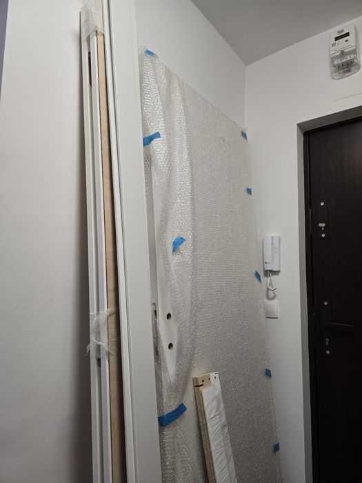 Ușă interior culoarea alb