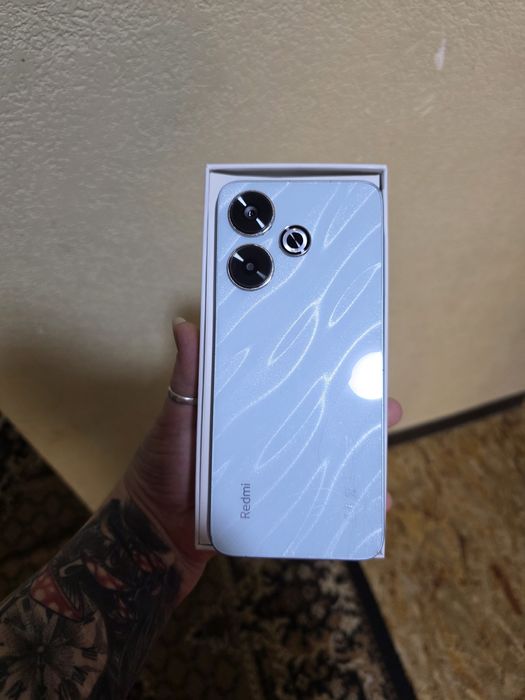 Продается телефон Xiaomi Redmi 13