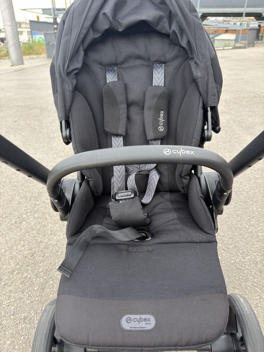 Количка Cybex Balios S Lux в цвят Moon Black
