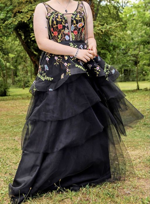 Абитуриентска бална рокля